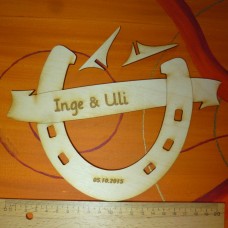 Hufeisen 200mm mit den Namen der Brautleute und Datum 