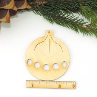 Weihnachtsbaumkugel  mit 5 ausgeschnittenen Kreisen 7 cm 