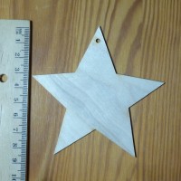 Stern symmetrisch 90 mm mit Loch aus Holz Baumbehang 5 er Set möglich