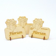 Stehendes Namenschild Päckchen