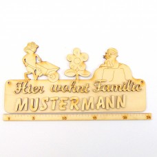 Familien Türschild 235 mm  Motiv Frosch mit Schubkarre und Maulwurf mit Buchstaben