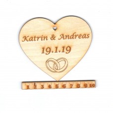 Personalisiertes Hochzeits-Herz mit den Namen des Hochzeitspaares und dem Hochzeitsdatum