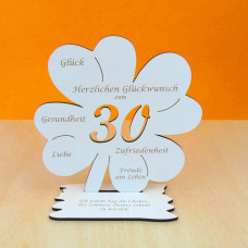Weißes Kleeblatt Zum 30. Geburtstag, Kleeblatt mit Gravur auf der Unterplatte in weiß